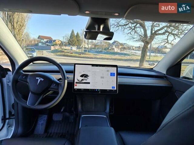 Белый Тесла Model Y, объемом двигателя 0 л и пробегом 100 тыс. км за 24444 $, фото 19 на Automoto.ua