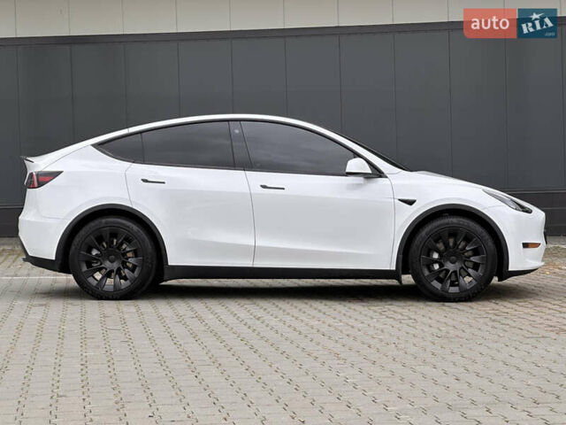Белый Тесла Model Y, объемом двигателя 0 л и пробегом 41 тыс. км за 29900 $, фото 7 на Automoto.ua