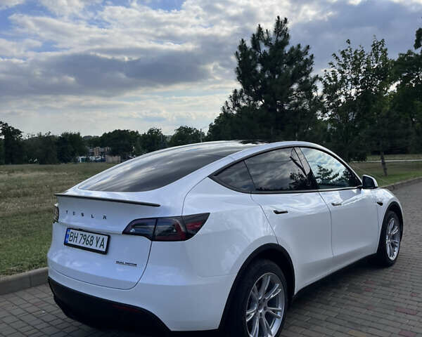 Белый Тесла Model Y, объемом двигателя 0 л и пробегом 12 тыс. км за 28800 $, фото 3 на Automoto.ua