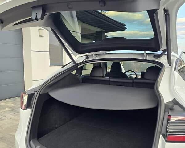 Белый Тесла Model Y, объемом двигателя 0 л и пробегом 42 тыс. км за 26800 $, фото 10 на Automoto.ua