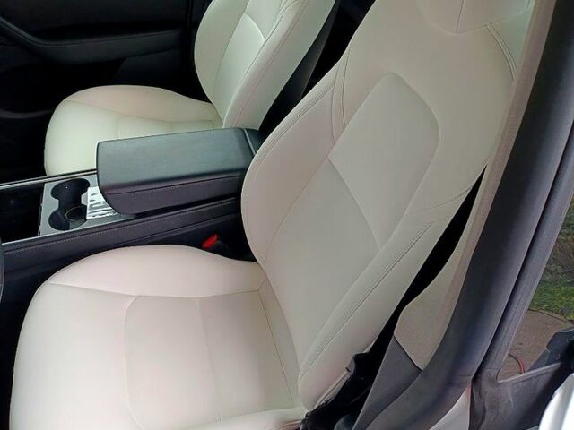 Белый Тесла Model Y, объемом двигателя 0.33 л и пробегом 53 тыс. км за 29000 $, фото 9 на Automoto.ua