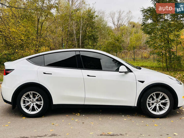 Белый Тесла Model Y, объемом двигателя 0 л и пробегом 34 тыс. км за 31400 $, фото 5 на Automoto.ua