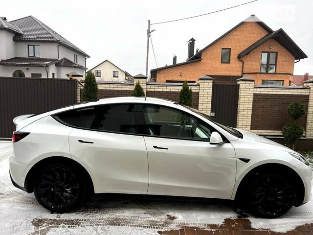 Белый Тесла Model Y, объемом двигателя 0 л и пробегом 25 тыс. км за 42500 $, фото 3 на Automoto.ua