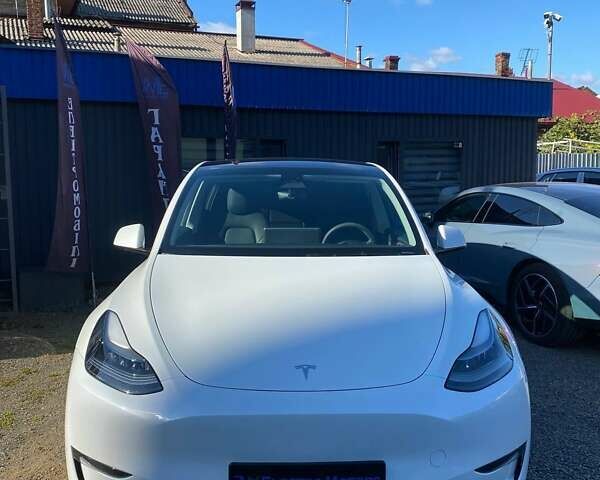 Тесла Model Y 2023 в Ужгороде на Automoto.ua Белый Тесла Model Y, объемом двигателя 0 л и пробегом 20 тыс. км за 37999 $, фото 3 на Automoto.ua