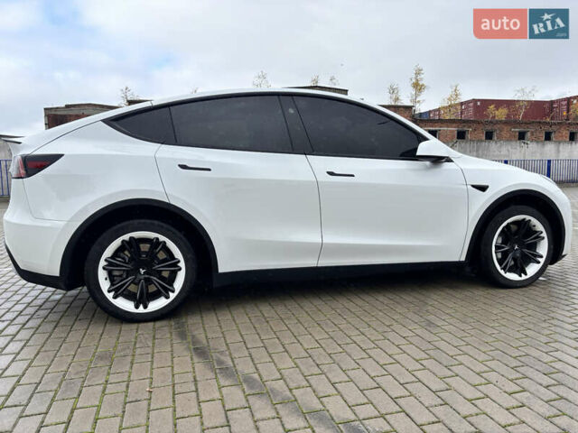 Білий Тесла Model Y, об'ємом двигуна 0 л та пробігом 45 тис. км за 27500 $, фото 18 на Automoto.ua