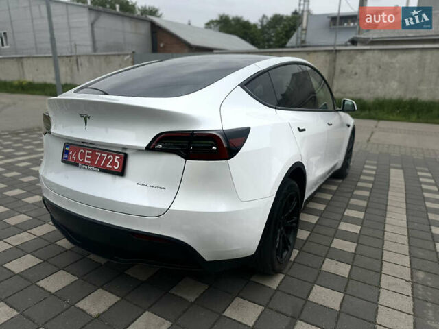 Белый Тесла Model Y, объемом двигателя 0 л и пробегом 29 тыс. км за 28900 $, фото 6 на Automoto.ua