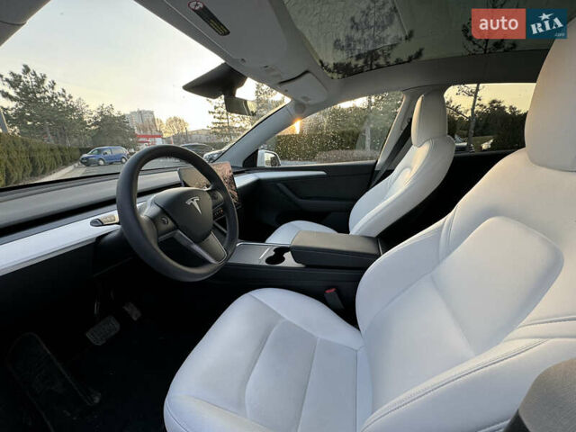 Белый Тесла Model Y, объемом двигателя 0 л и пробегом 3 тыс. км за 39000 $, фото 7 на Automoto.ua