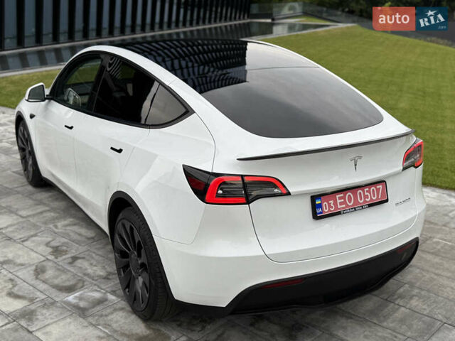Белый Тесла Model Y, объемом двигателя 0 л и пробегом 45 тыс. км за 35500 $, фото 25 на Automoto.ua