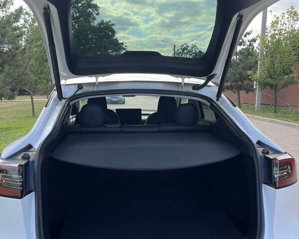 Белый Тесла Model Y, объемом двигателя 0 л и пробегом 12 тыс. км за 28800 $, фото 14 на Automoto.ua