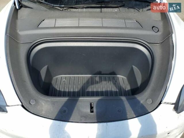 Белый Тесла Model Y, объемом двигателя 0 л и пробегом 36 тыс. км за 18100 $, фото 10 на Automoto.ua