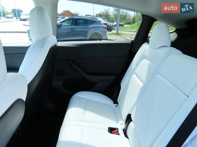 Белый Тесла Model Y, объемом двигателя 0 л и пробегом 41 тыс. км за 27000 $, фото 24 на Automoto.ua