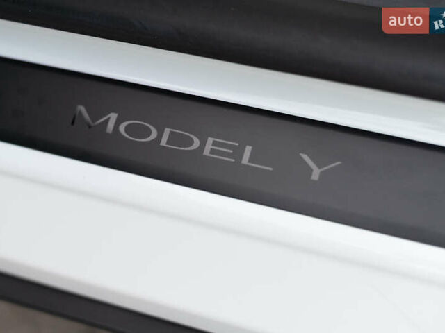 Белый Тесла Model Y, объемом двигателя 0 л и пробегом 4 тыс. км за 38500 $, фото 34 на Automoto.ua