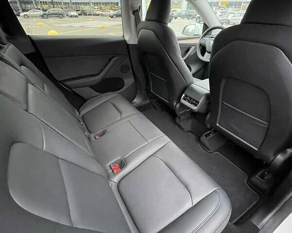 Белый Тесла Model Y, объемом двигателя 0 л и пробегом 39 тыс. км за 36900 $, фото 12 на Automoto.ua