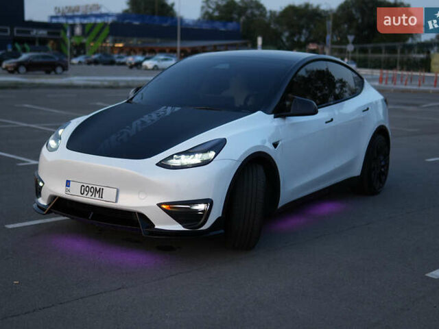 Белый Тесла Model Y, объемом двигателя 0 л и пробегом 40 тыс. км за 35300 $, фото 1 на Automoto.ua