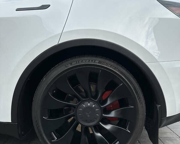 Белый Тесла Model Y, объемом двигателя 0 л и пробегом 24 тыс. км за 32000 $, фото 25 на Automoto.ua