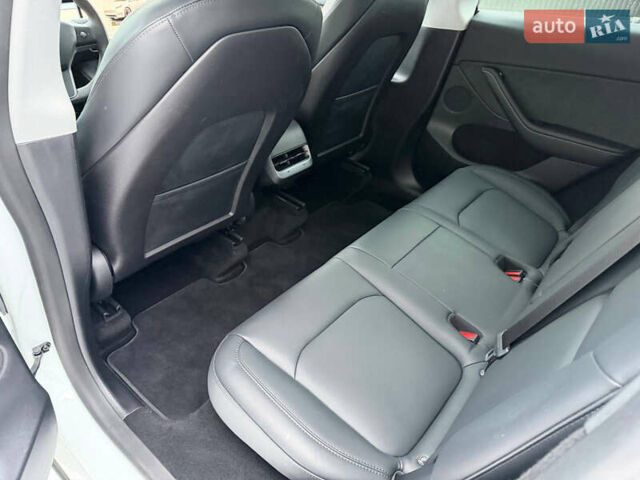 Білий Тесла Model Y, об'ємом двигуна 0 л та пробігом 59 тис. км за 22200 $, фото 10 на Automoto.ua