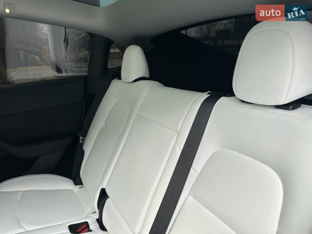 Белый Тесла Model Y, объемом двигателя 0 л и пробегом 12 тыс. км за 32000 $, фото 32 на Automoto.ua