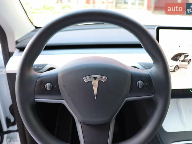 Белый Тесла Model Y, объемом двигателя 0 л и пробегом 34 тыс. км за 27400 $, фото 16 на Automoto.ua