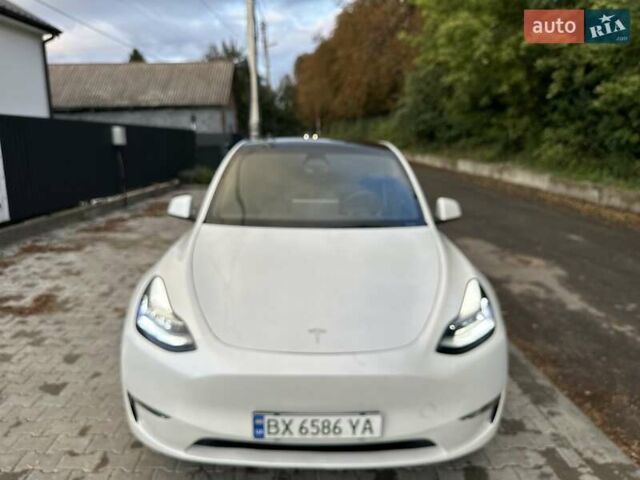 Белый Тесла Model Y, объемом двигателя 0 л и пробегом 62 тыс. км за 24999 $, фото 4 на Automoto.ua