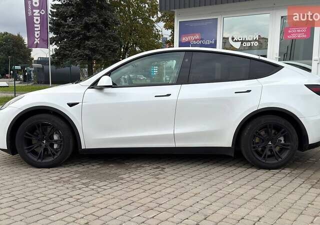Белый Тесла Model Y, объемом двигателя 0 л и пробегом 34 тыс. км за 27500 $, фото 5 на Automoto.ua