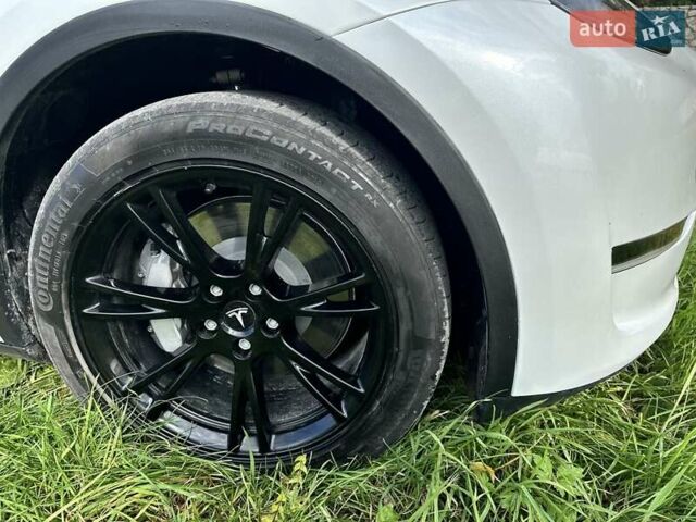 Тесла Model Y 2023 в Тернополе на Automoto.ua Белый Тесла Model Y, объемом двигателя 0 л и пробегом 44 тыс. км за 28700 $, фото 44 на Automoto.ua