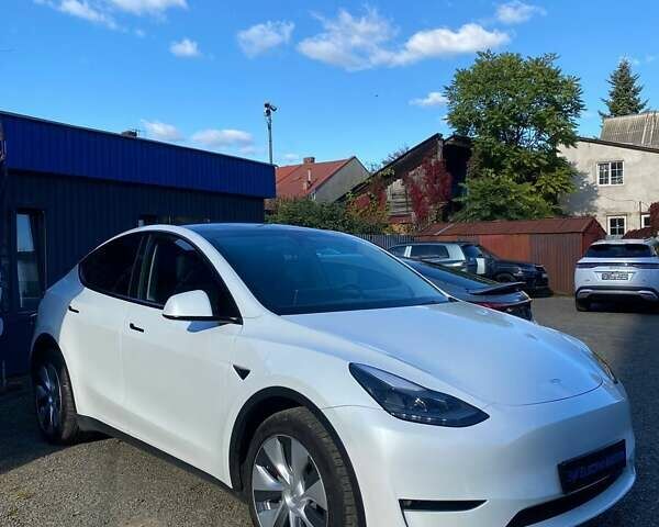 Тесла Model Y 2023 в Ужгороде на Automoto.ua Белый Тесла Model Y, объемом двигателя 0 л и пробегом 20 тыс. км за 37999 $, фото 1 на Automoto.ua