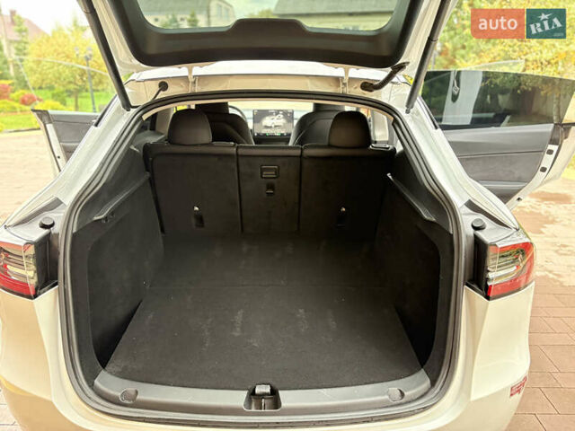 Тесла Model Y 2023 в Новояворовск на Automoto.ua Белый Тесла Model Y, объемом двигателя 0 л и пробегом 41 тыс. км за 28300 $, фото 24 на Automoto.ua