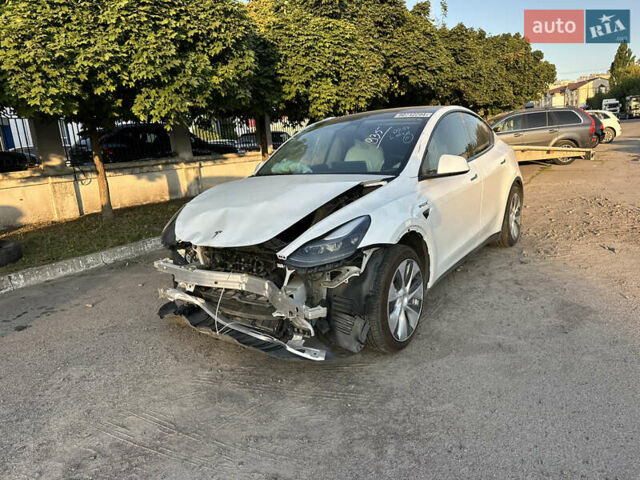Тесла Model Y 2023 в Ровно на Automoto.ua Белый Тесла Model Y, объемом двигателя 0 л и пробегом 98 тыс. км за 17400 $, фото 15 на Automoto.ua