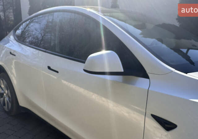Белый Тесла Model Y, объемом двигателя 0 л и пробегом 28 тыс. км за 27600 $, фото 4 на Automoto.ua