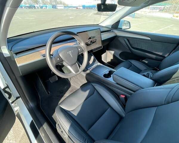 Белый Тесла Model Y, объемом двигателя 0 л и пробегом 30 тыс. км за 34500 $, фото 10 на Automoto.ua