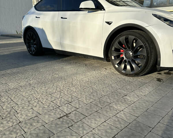 Белый Тесла Model Y, объемом двигателя 0 л и пробегом 73 тыс. км за 23999 $, фото 2 на Automoto.ua