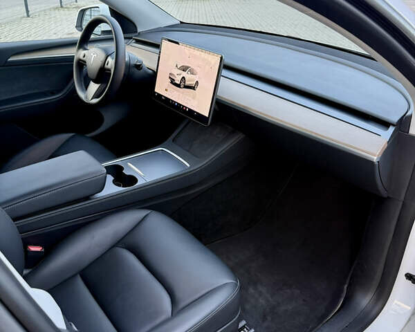 Тесла Model Y 2023 в Львове на Automoto.ua Белый Тесла Model Y, объемом двигателя 0 л и пробегом 48 тыс. км за 28900 $, фото 24 на Automoto.ua