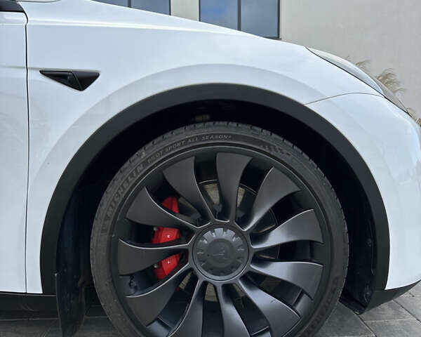 Белый Тесла Model Y, объемом двигателя 0 л и пробегом 24 тыс. км за 32000 $, фото 28 на Automoto.ua