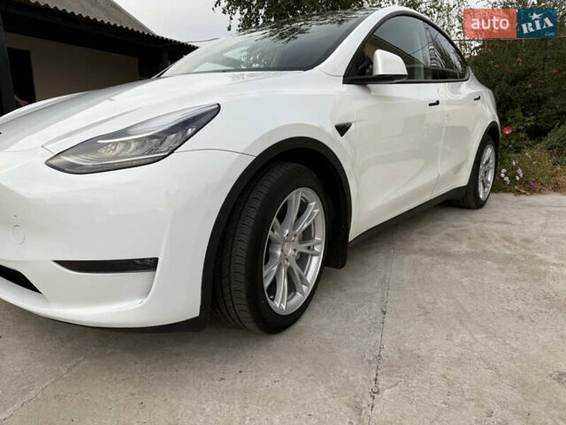 Белый Тесла Model Y, объемом двигателя 0 л и пробегом 26 тыс. км за 29500 $, фото 6 на Automoto.ua