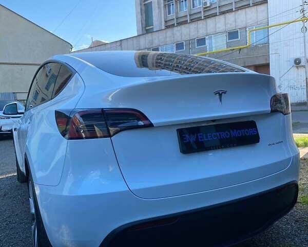 Тесла Model Y 2023 в Ужгороде на Automoto.ua Белый Тесла Model Y, объемом двигателя 0 л и пробегом 20 тыс. км за 37999 $, фото 5 на Automoto.ua