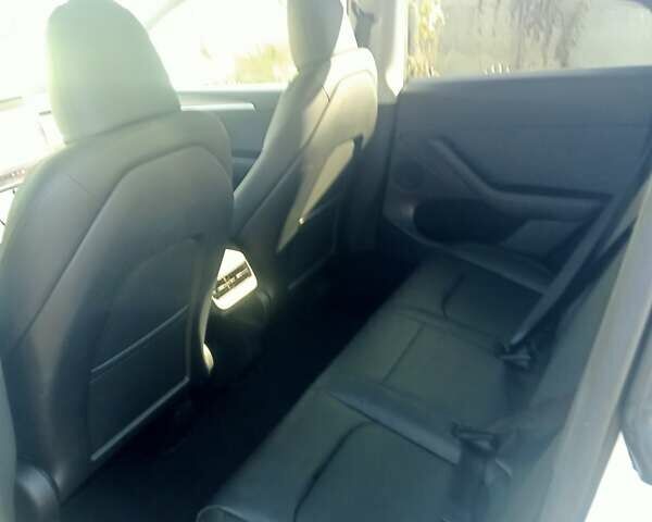 Белый Тесла Model Y, объемом двигателя 0 л и пробегом 18 тыс. км за 28500 $, фото 7 на Automoto.ua