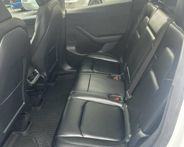 Белый Тесла Model Y, объемом двигателя 0 л и пробегом 31 тыс. км за 36500 $, фото 13 на Automoto.ua