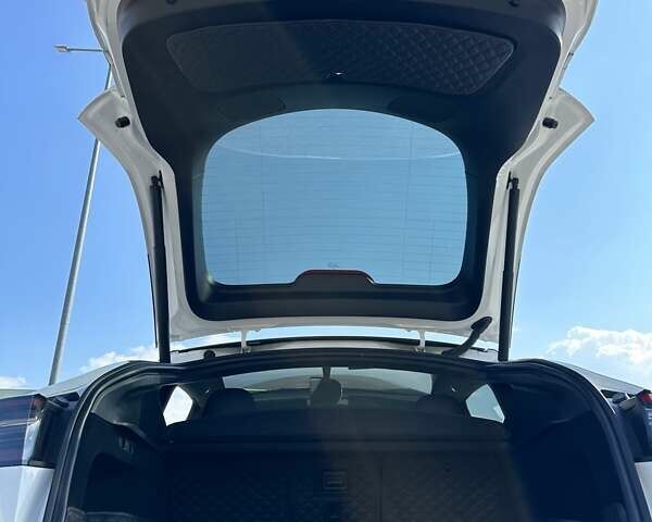 Білий Тесла Model Y, об'ємом двигуна 0 л та пробігом 75 тис. км за 33500 $, фото 17 на Automoto.ua