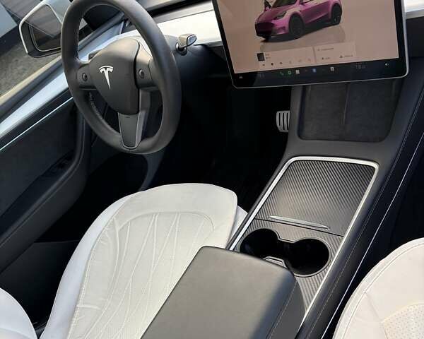 Белый Тесла Model Y, объемом двигателя 0 л и пробегом 47 тыс. км за 32500 $, фото 25 на Automoto.ua