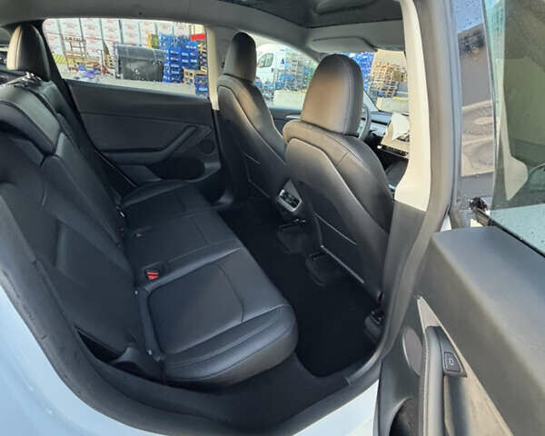 Белый Тесла Model Y, объемом двигателя 0 л и пробегом 45 тыс. км за 26999 $, фото 18 на Automoto.ua
