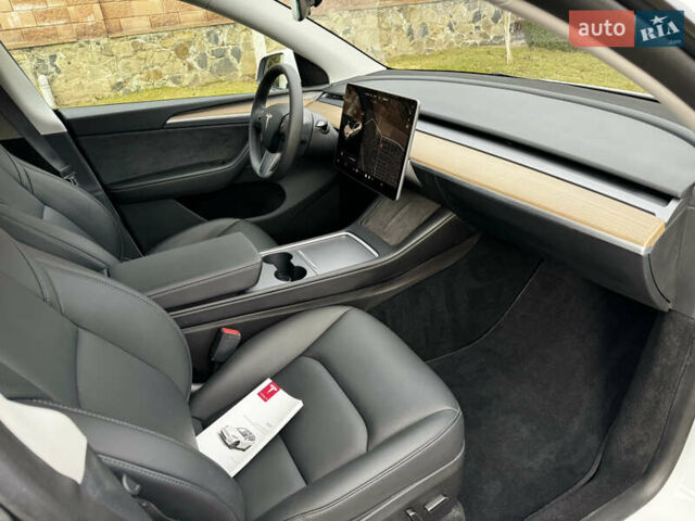 Белый Тесла Model Y, объемом двигателя 0 л и пробегом 8 тыс. км за 30400 $, фото 18 на Automoto.ua