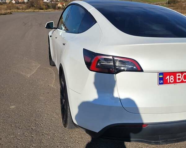 Белый Тесла Model Y, объемом двигателя 0 л и пробегом 4 тыс. км за 27400 $, фото 11 на Automoto.ua