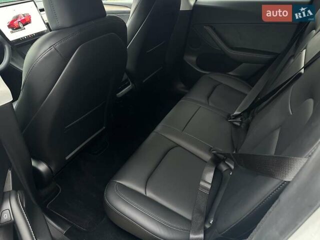 Белый Тесла Model Y, объемом двигателя 0 л и пробегом 42 тыс. км за 26999 $, фото 34 на Automoto.ua