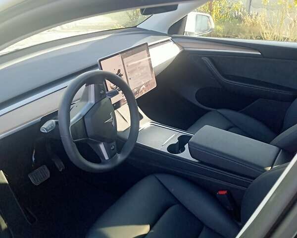 Белый Тесла Model Y, объемом двигателя 0 л и пробегом 18 тыс. км за 28500 $, фото 6 на Automoto.ua