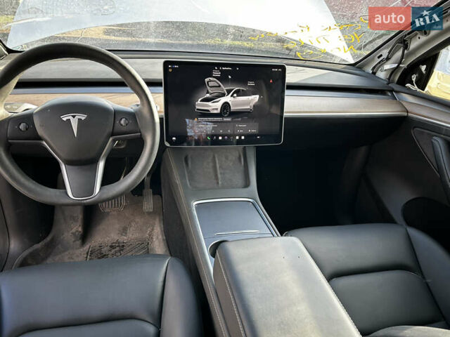 Белый Тесла Model Y, объемом двигателя 1.87 л и пробегом 64 тыс. км за 15500 $, фото 9 на Automoto.ua