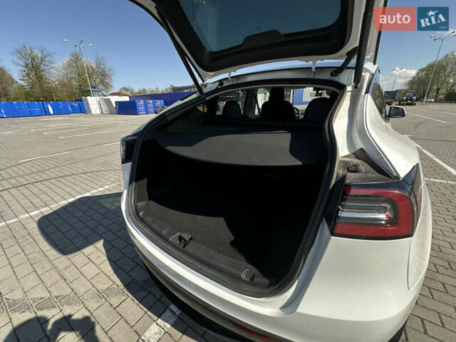Белый Тесла Model Y, объемом двигателя 0 л и пробегом 32 тыс. км за 27199 $, фото 15 на Automoto.ua