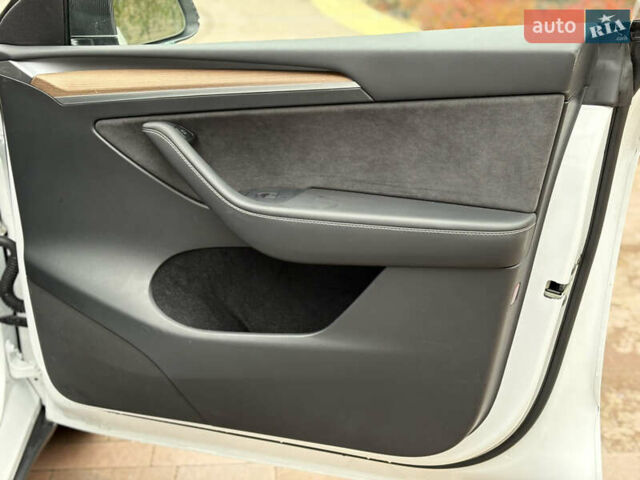 Тесла Model Y 2023 в Новояворовск на Automoto.ua Белый Тесла Model Y, объемом двигателя 0 л и пробегом 41 тыс. км за 28300 $, фото 44 на Automoto.ua