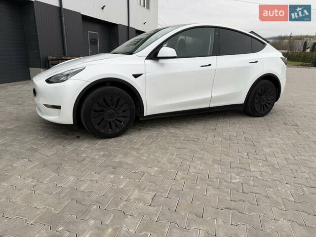 Белый Тесла Model Y, объемом двигателя 0 л и пробегом 39 тыс. км за 27200 $, фото 6 на Automoto.ua