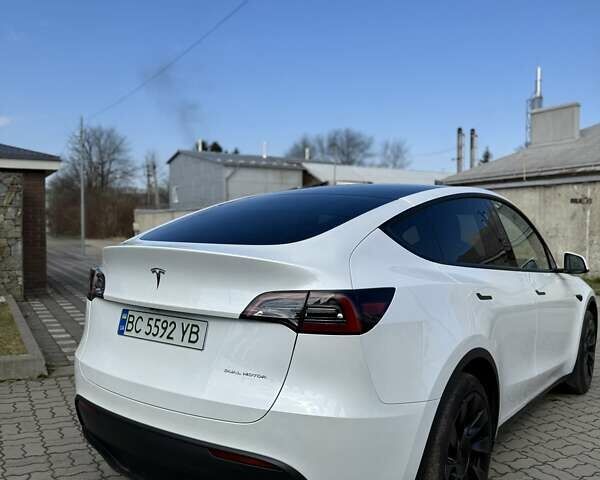 Білий Тесла Model Y, об'ємом двигуна 0 л та пробігом 32 тис. км за 27200 $, фото 21 на Automoto.ua