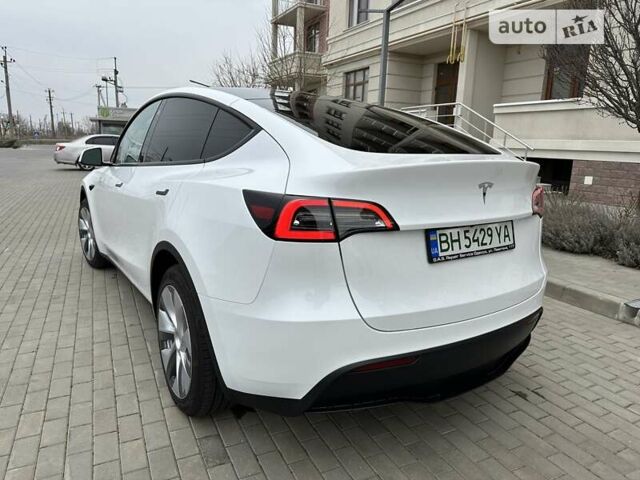 Белый Тесла Model Y, объемом двигателя 0 л и пробегом 2 тыс. км за 36500 $, фото 3 на Automoto.ua